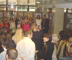 Expoziție de caricatură a „Academiei libere de grafică satirică Paula Șalar”, în holul Primăriei Suceava