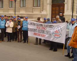 Sindicaliștii suceveni cer ieftinirea utilităților, pentru a salva întreprinderile de la faliment