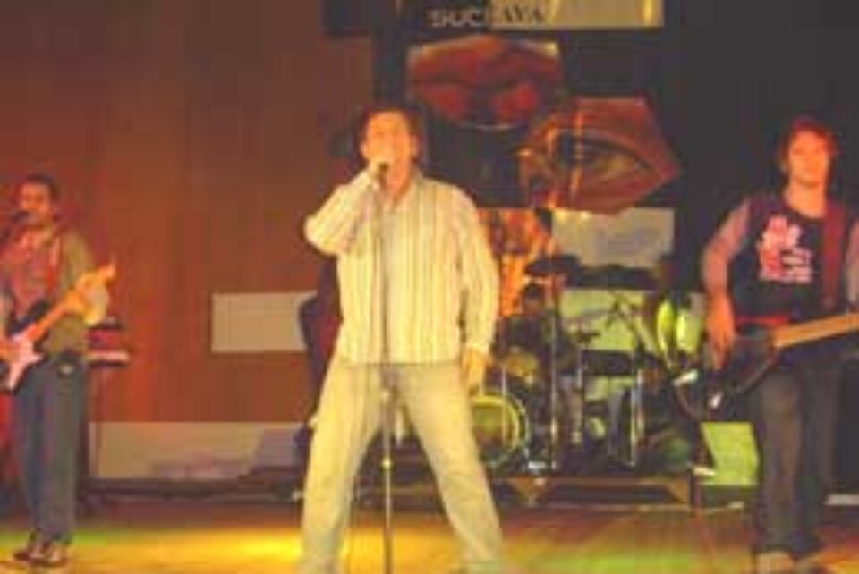 Balul Bobocilor 2005 - Colegiul Național de Informatică „Spiru Haret” – „Clasic versus Punk”