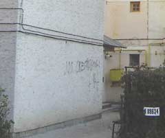 Măsuri speciale pentru prinderea celor care au profanat cimitirul Eternitatea și au desenat însemne sataniste și anticreștine pe pereții unui bloc