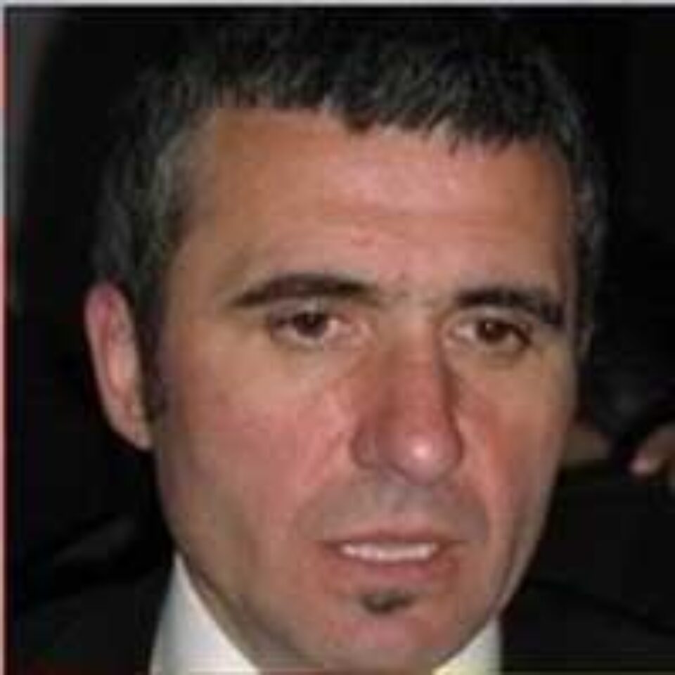 Hagi, manager general la Poli Timișoara pînă în 2008 Hagi, manager general la Poli Timișoara pînă în 2008