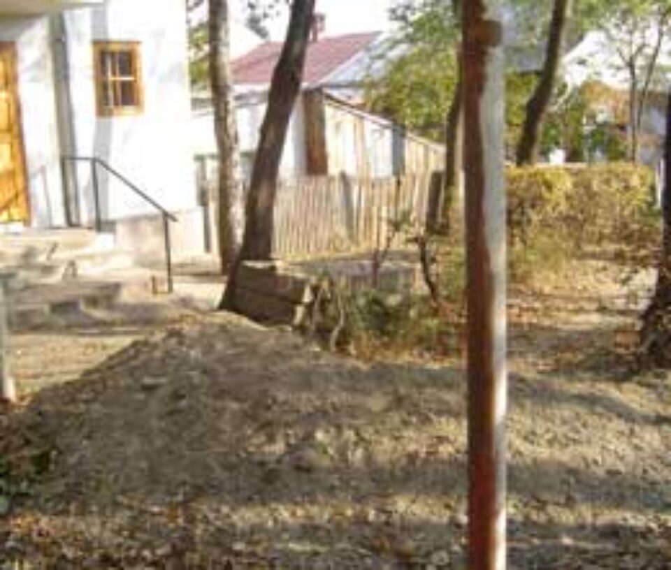 O suceveancă a revendicat o alee pietonală și vrea să o includă în curtea casei sale din centrul Sucevei