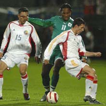 Românii bătuți de „elefanți”