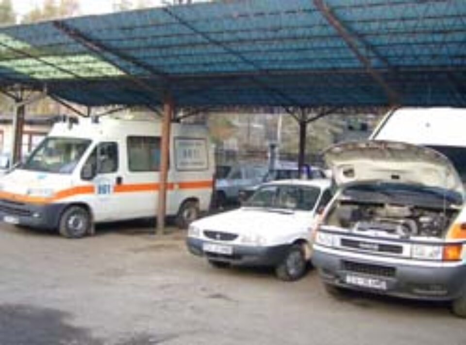 Ambulanțele din județ, scoase de sub sechestru