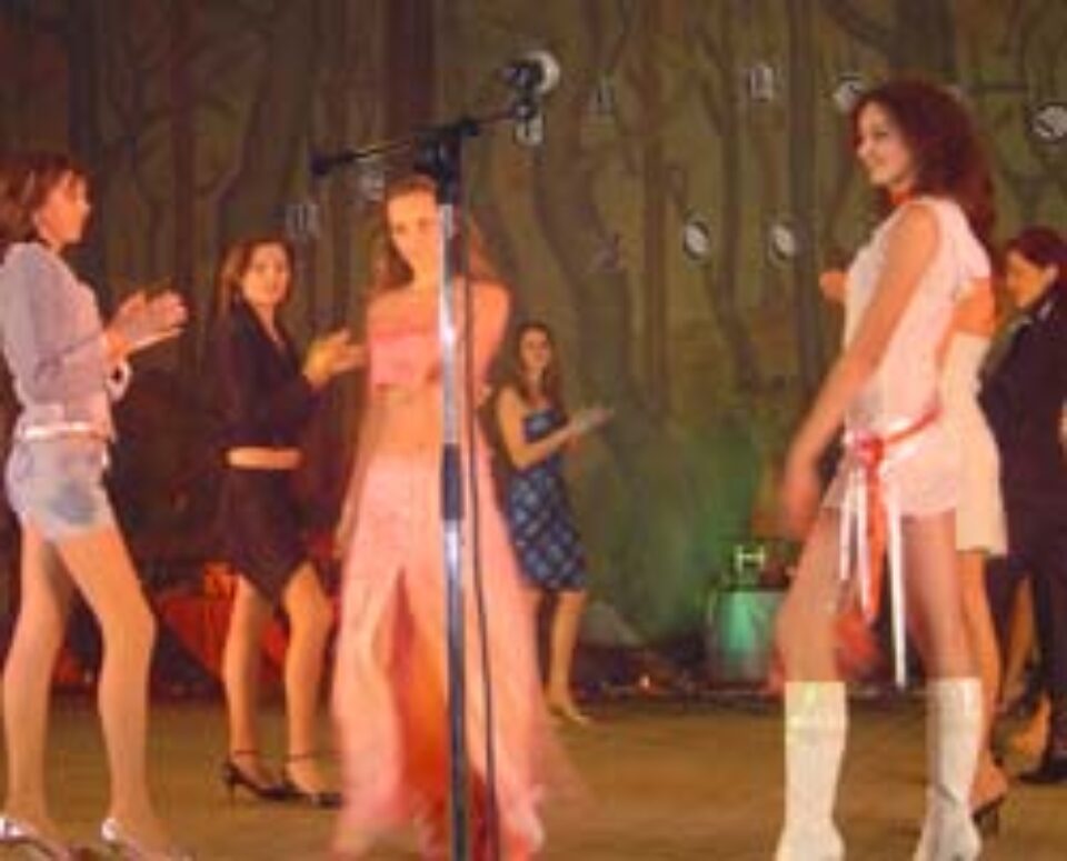 Balul Bobocilor 2005 –Grupul Școlar Nr. 1 – sub semnul originalității și diversității