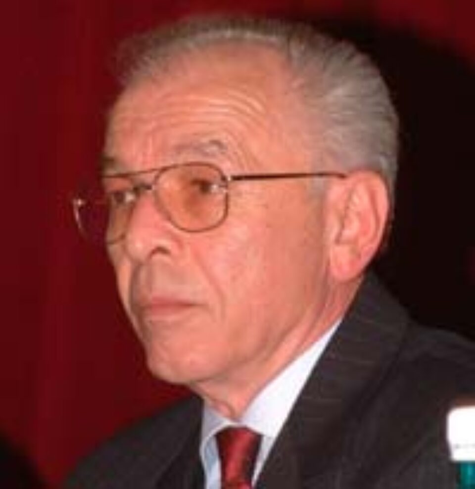 Văcăroiu îi lasă pe Berceanu și Meleșcanu să conducă dezbaterile la buget Văcăroiu îi lasă pe Berceanu și Meleșcanu să conducă dezbaterile la buget