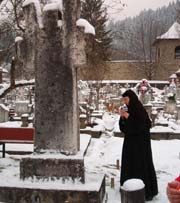 Omagierea lui Petru Comarnescu la Mănăstirea Voroneț