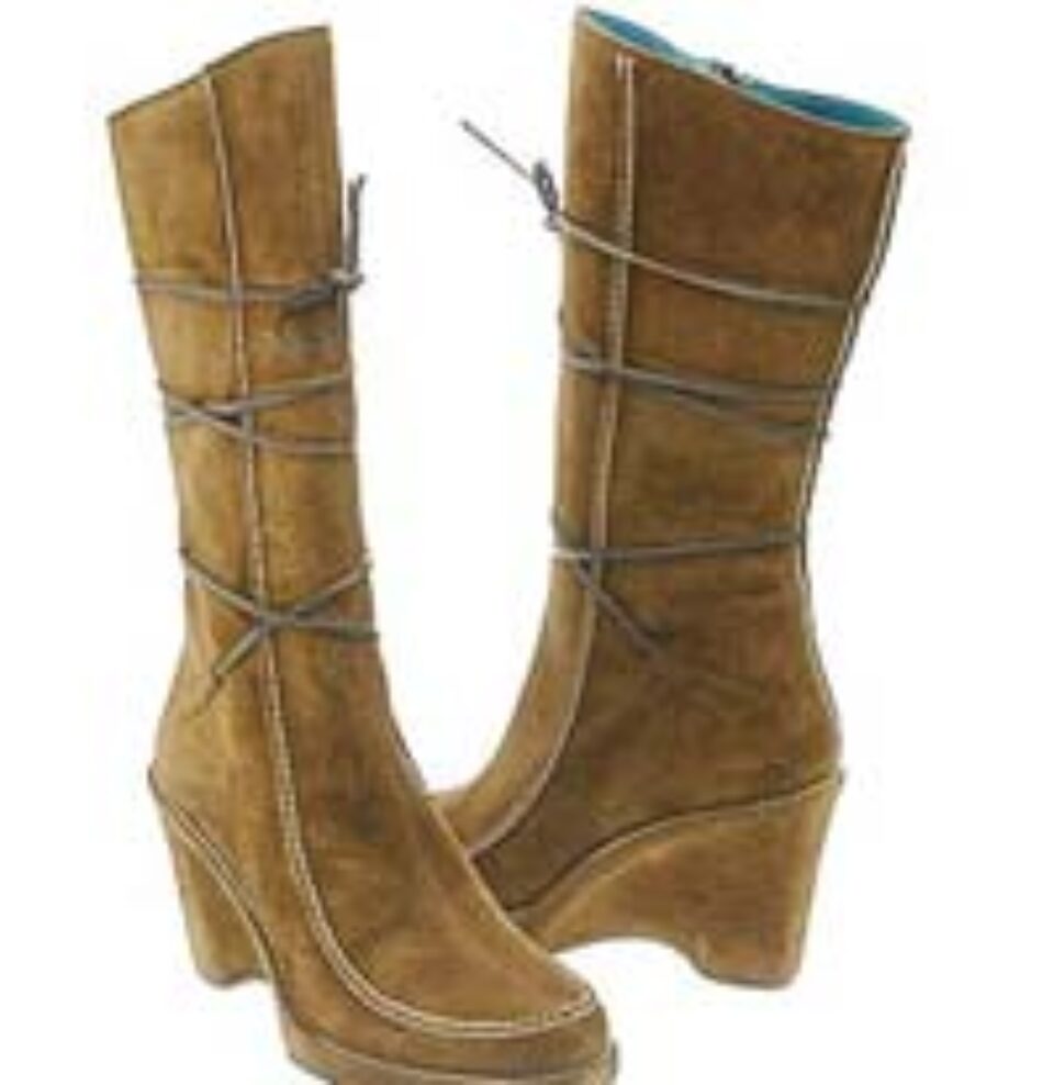 Cizmele - o atracție irezistibilă pentru femei