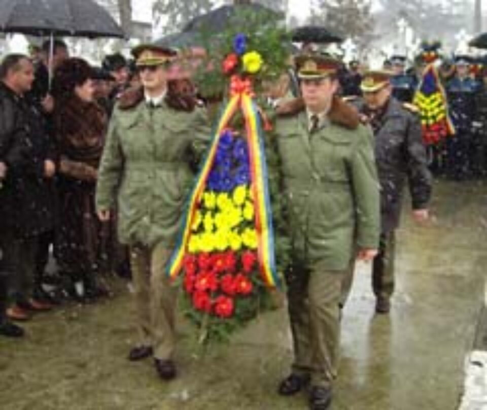 Doar o mînă de suceveni au participat la ceremonialul religios și militar de la Monumentul Erorilor din cimitirul Pacea