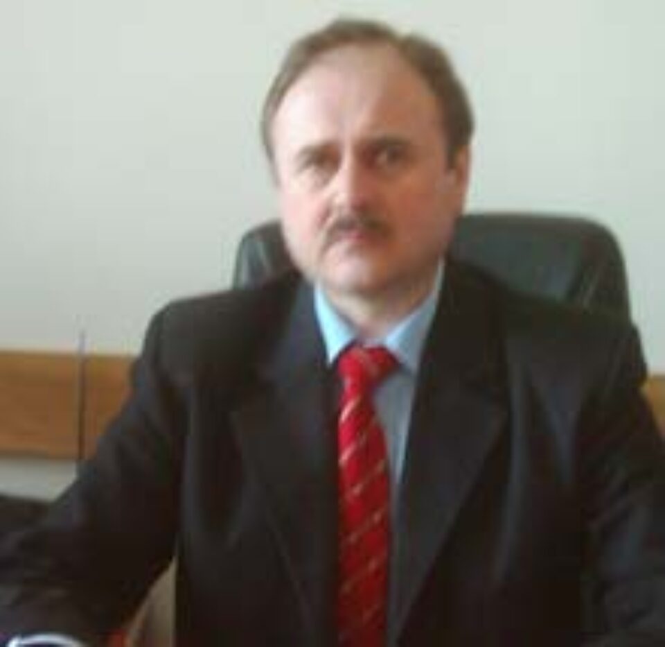 Adjunctul IȘJ, Niculai Barbă, vrea să ceară bani de la MEC pentru repararea școlilor din județ Adjunctul IȘJ, Niculai Barbă, vrea să ceară bani de la MEC pentru repararea școlilor din județ