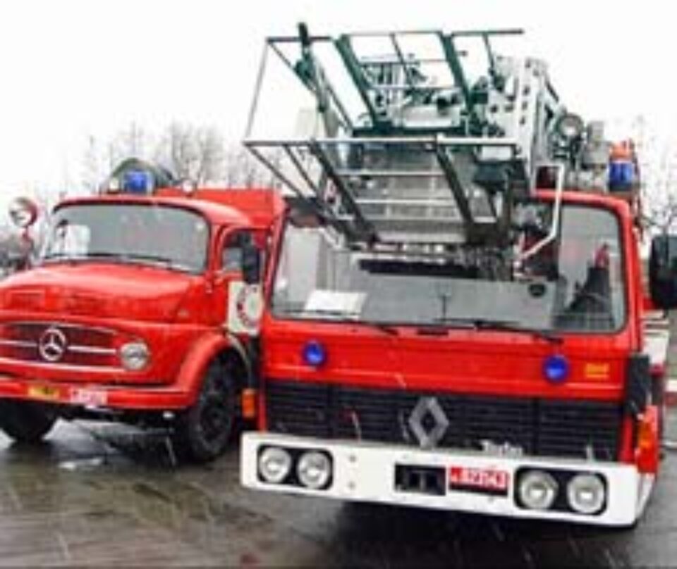 Pompierii fălticeneni au două autoutilitare aduse tocmai din Belgia