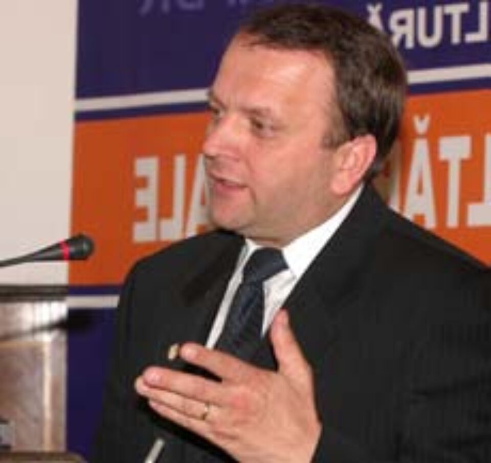 Gh. Flutur: Nici un leu despăgubire pentru păsările găsite în afara curților