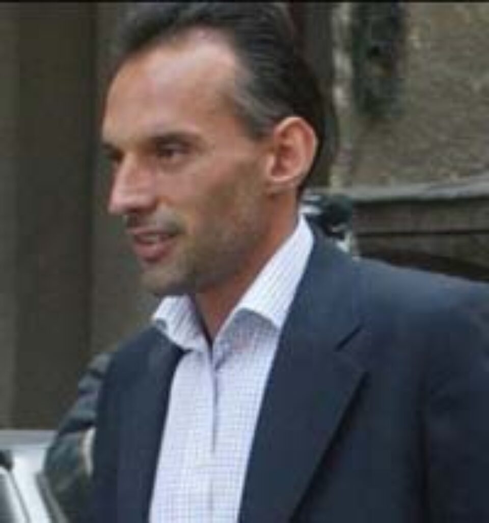 Prunea a lăsat mănușile de portar pe costumul de director Prunea a lăsat mănușile de portar pe costumul de director