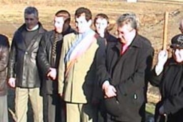 Ieri a fost dată în folosință stația de captare care va asigura apa potabilă pentru localnicii din Plopeni, Salcea și Văratec