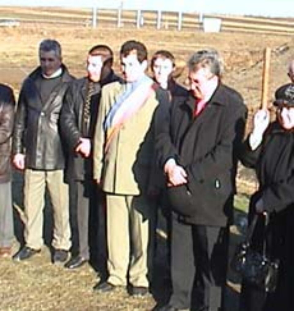 Ieri a fost dată în folosință stația de captare care va asigura apa potabilă pentru localnicii din Plopeni, Salcea și Văratec