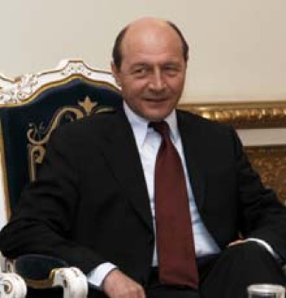 Băsescu a promulgat legea bugetului de stat pe 2006