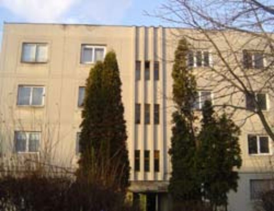 Mustea, acuzat de delapidare de către locatarii blocului Zimbru