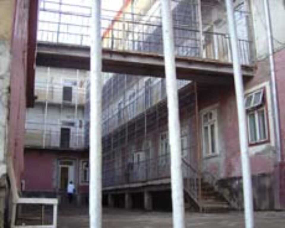 „Tratamentele” incredibile la care au fost supuși pacienții unui spitalul de psihiatrie sucevean „Tratamentele” incredibile la care au fost supuși pacienții unui spitalul de psihiatrie sucevean