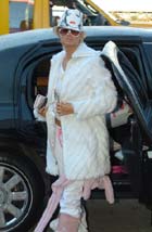 Paris Hilton, criticată pentru hainele ei de blană