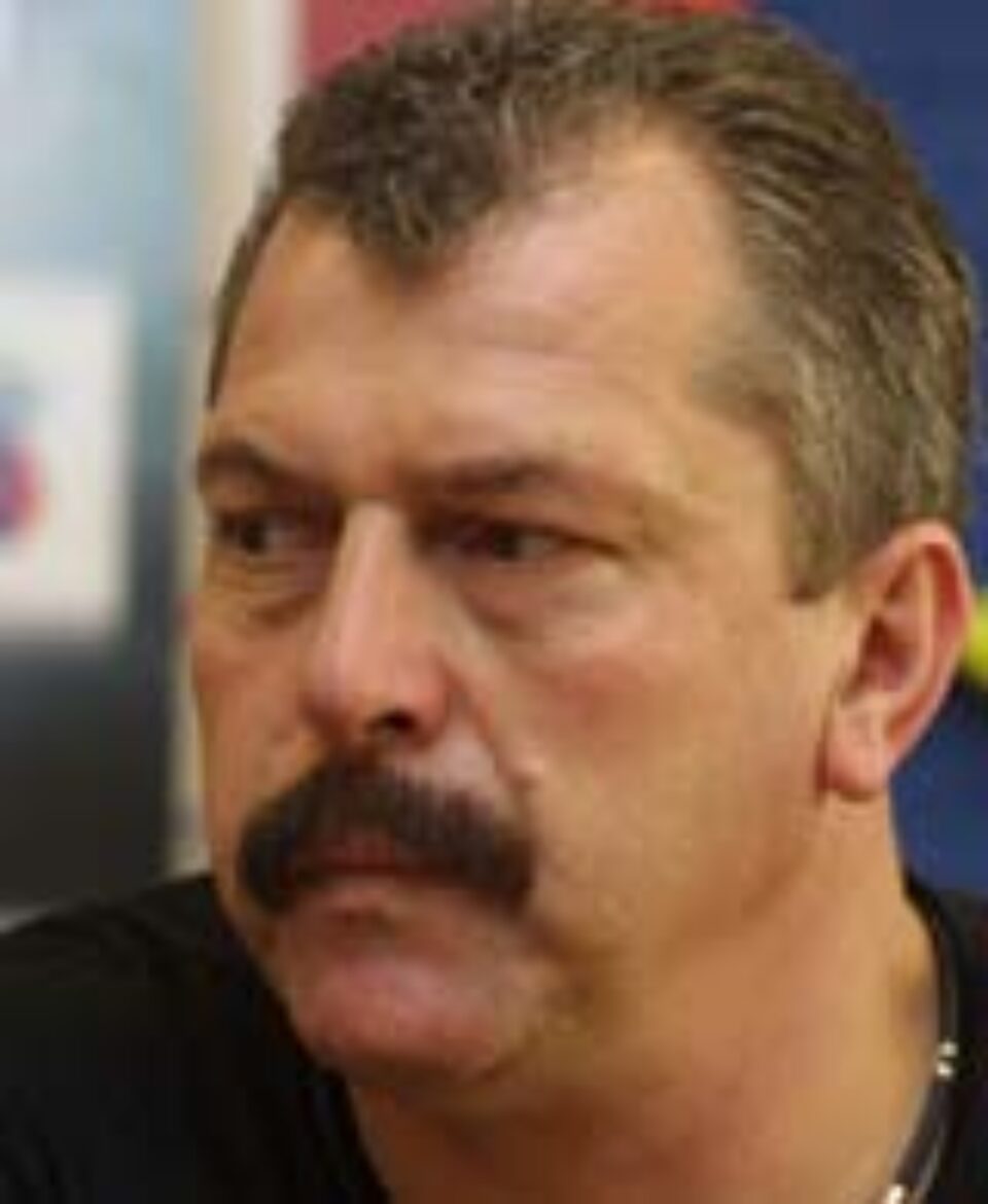 Duckadam, prezentat în două pagini ale almanahului UEFA