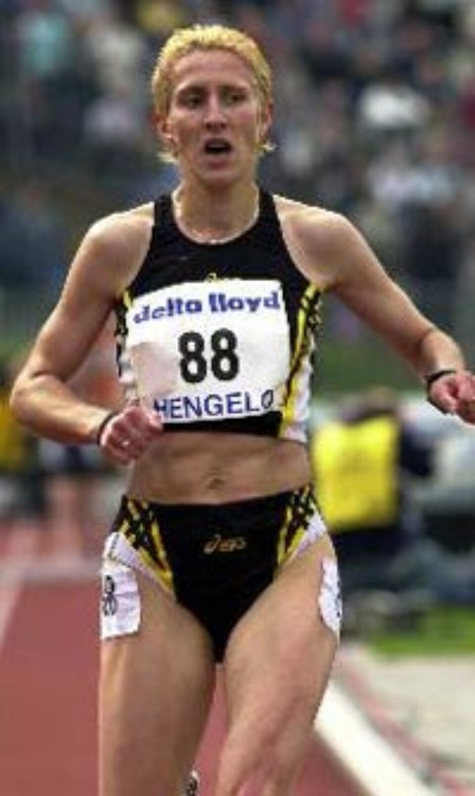 Atleta clubului CSM Suceava, Cristina Casandra a fost desemnată cea mai bună sportivă din județ în anul 2005 Atleta clubului CSM Suceava, Cristina Casandra a fost desemnată cea mai bună sportivă din județ în anul 2005