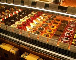 Prăjituri de lux, create de vedete din lumea modei