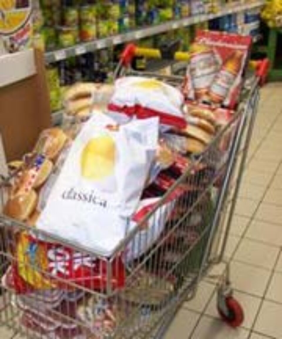 Moș Crăciun aduce profituri uriașe marilor magazine din municipiu