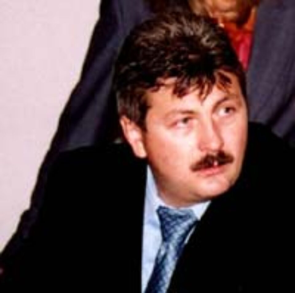 Clubul Sporturilor de Iarnă din Vatra Dornei are, începînd de ieri, un sediu propriu Clubul Sporturilor de Iarnă din Vatra Dornei are, începînd de ieri, un sediu propriu