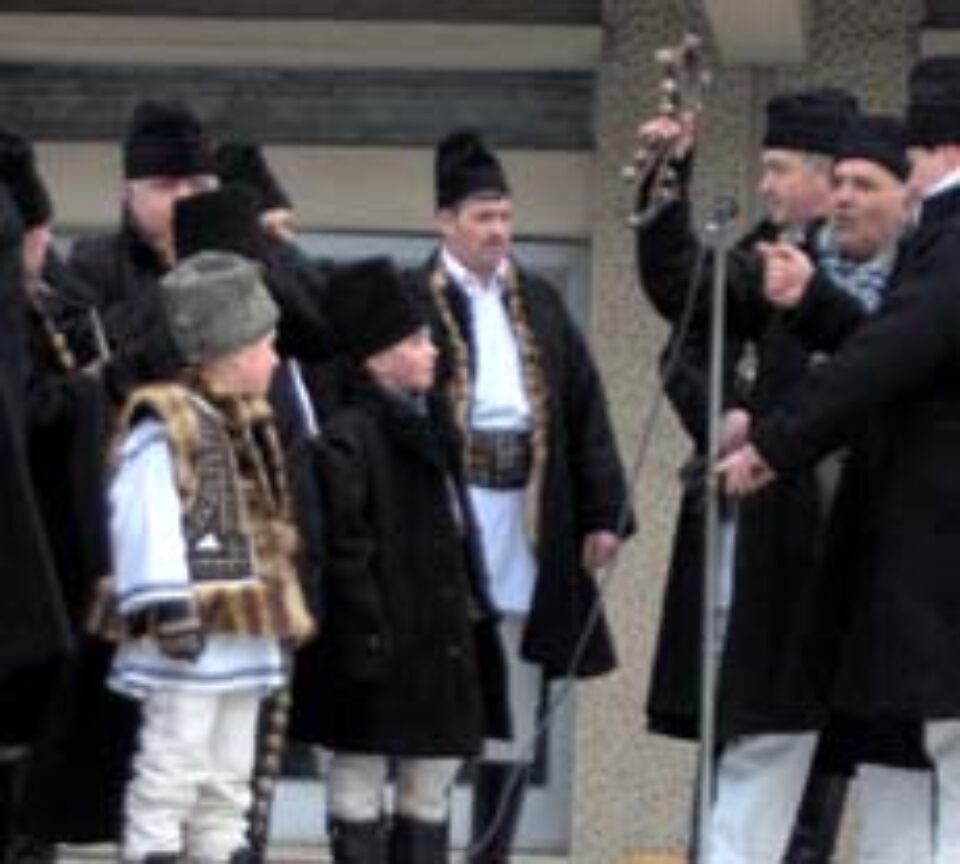 Urători la Primăria cîmpulungeană Urători la Primăria cîmpulungeană