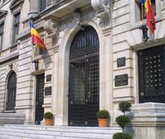 Leul încheie primul an cu apreciere nominală față de principalele valute