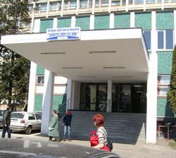 Zece suceveni ajunși la spital din cauza unei femei gravide