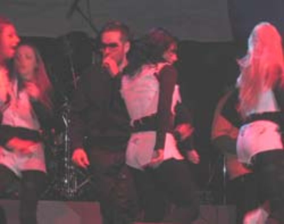 Revelion pe ritmuri sud-americane și cu hore moldovenești