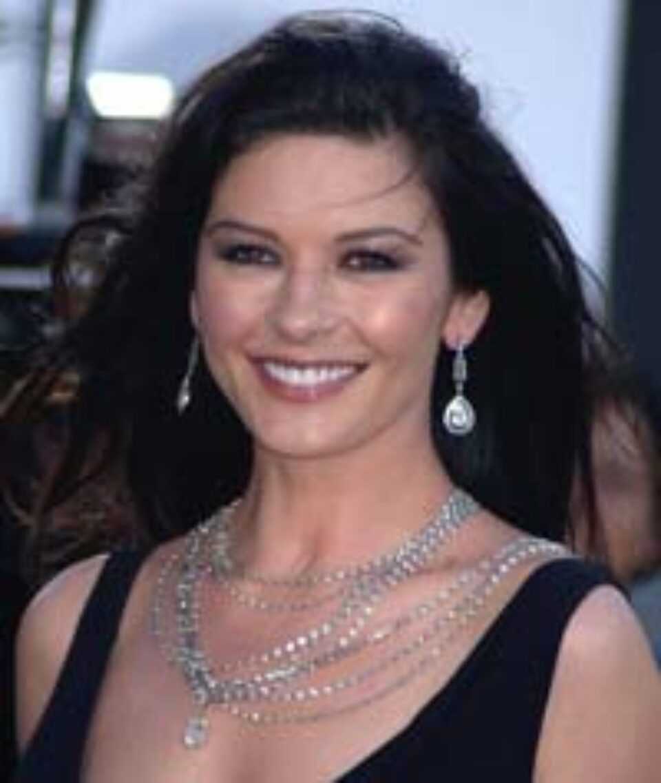 Catherine Zeta-Jones vrea să se lase de fumat Catherine Zeta-Jones vrea să se lase de fumat