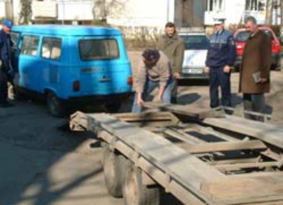 Primăria Suceava va demara o nouă campanie de ridicare a mașinilor abandonate Primăria Suceava va demara o nouă campanie de ridicare a mașinilor abandonate