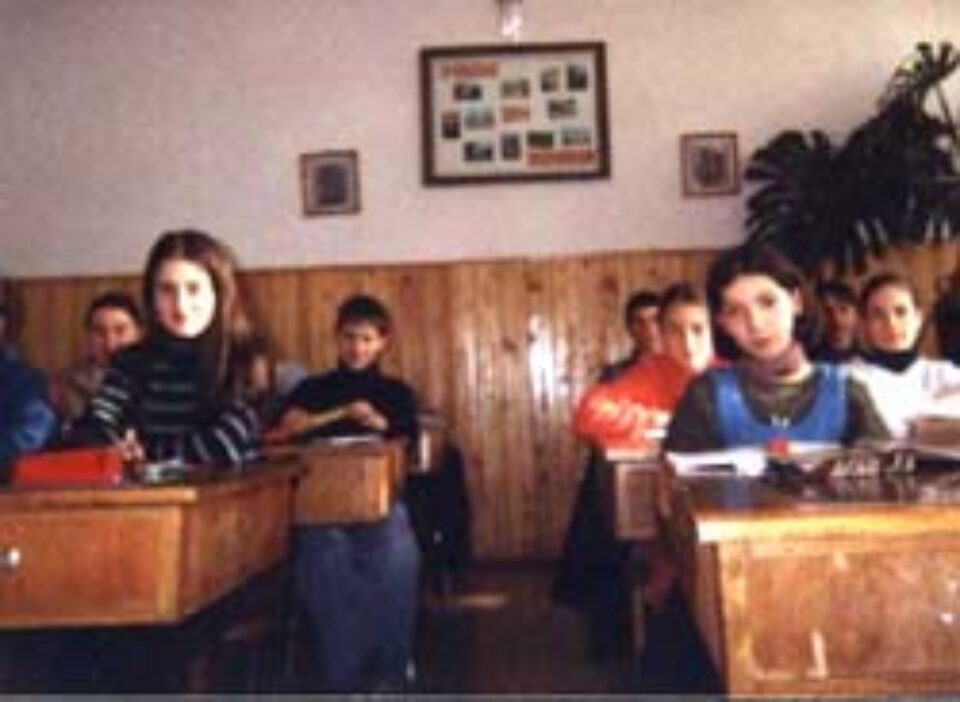 Elevii și studenții suceveni se întorc astăzi la ore Elevii și studenții suceveni se întorc astăzi la ore