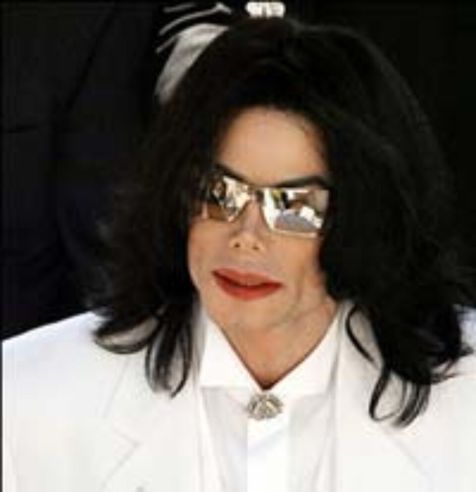 Michael Jackson, dat în judecată de un veterinar