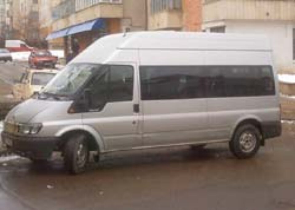 Maxi-taximetriștii suceveni nu vor mai putea circula decît pe rutele secundare