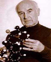 Albert Hoffman, chimistul care a descoperit LSD-ul, a împlinit 100 de ani
