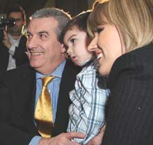 Tăriceanu și-a sărbătorit în avans ziua, cu mașinuțe și tort-Ferrari