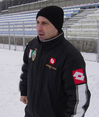 Antrenor la două echipe