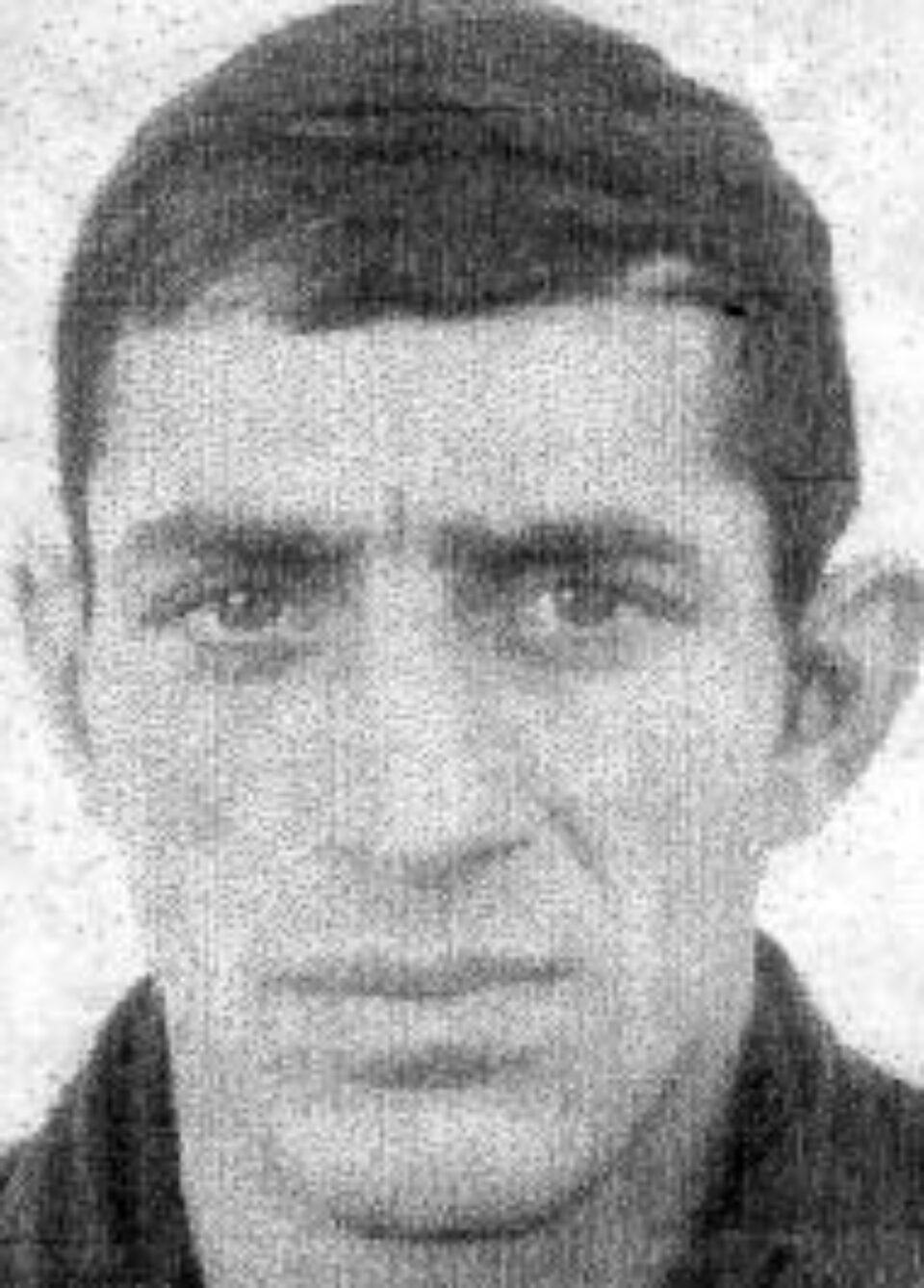 Individ periculos, aruncat în beciurile Poliției