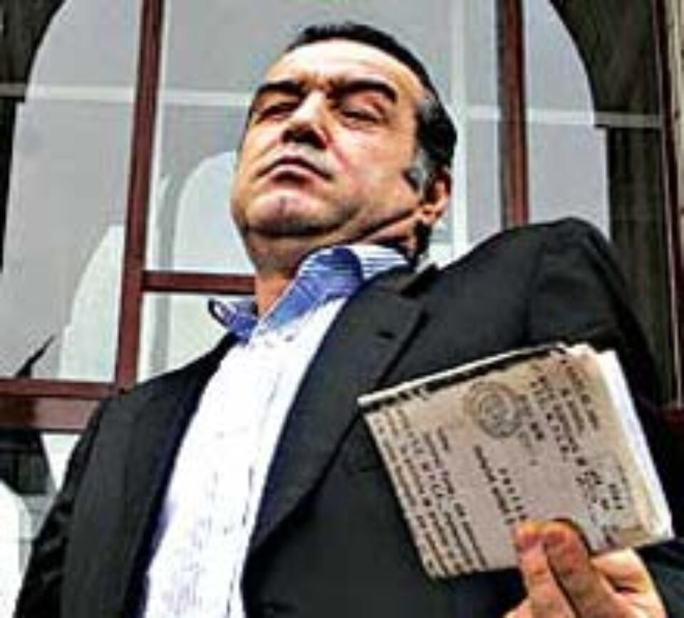 Gigi Becali, implicat într-un accident rutier ușor cu Maybach-ul Gigi Becali, implicat într-un accident rutier ușor cu Maybach-ul