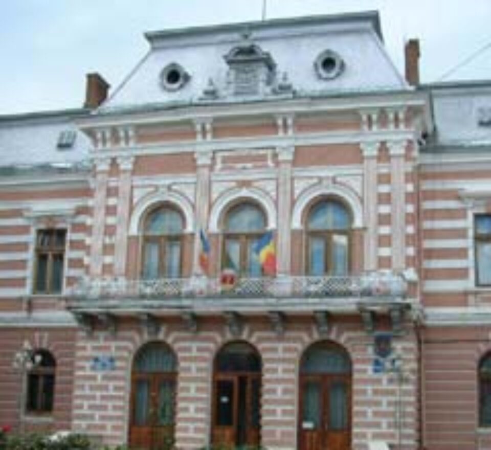 Apa potabilă din Fălticeni s-a scumpit cu aproape 50% Apa potabilă din Fălticeni s-a scumpit cu aproape 50%