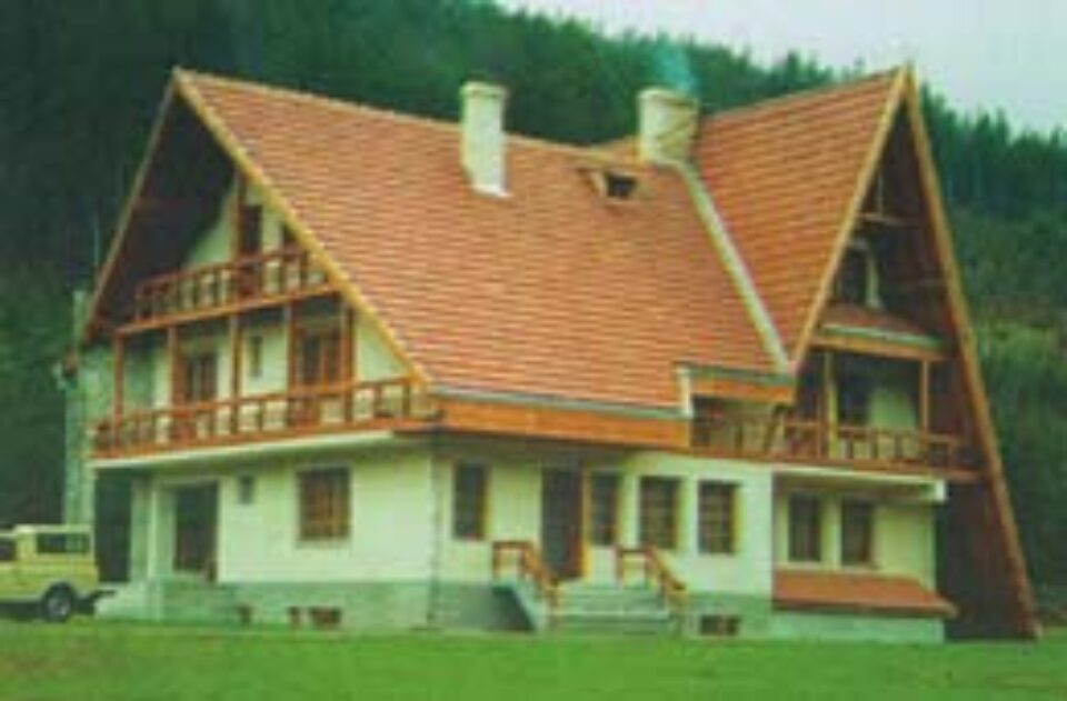 Cabanele de vânătoare ale Direcției Silvice Suceava vor fi deschise turiștilor de la 1 martie