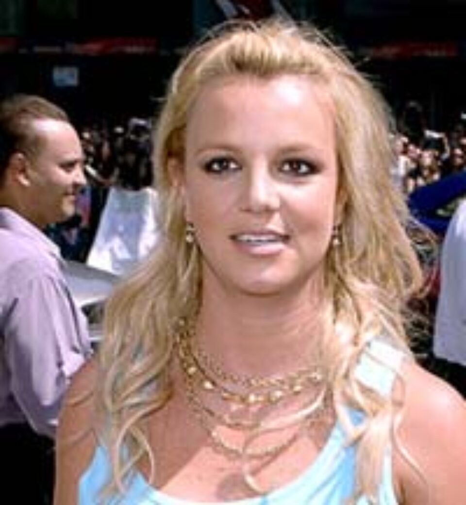 3. Britney Spears, vedeta feminină cu cea mai urâtă coafură în 2005