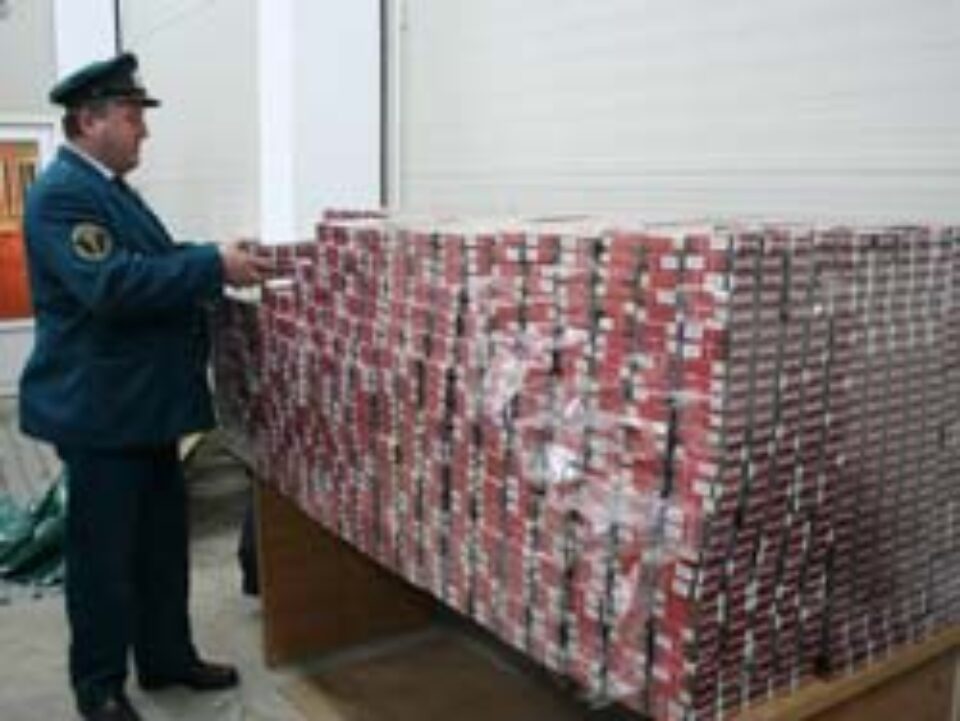 Țigări de aproape 10.000 de euro confiscate în Vama Siret Țigări de aproape 10.000 de euro confiscate în Vama Siret