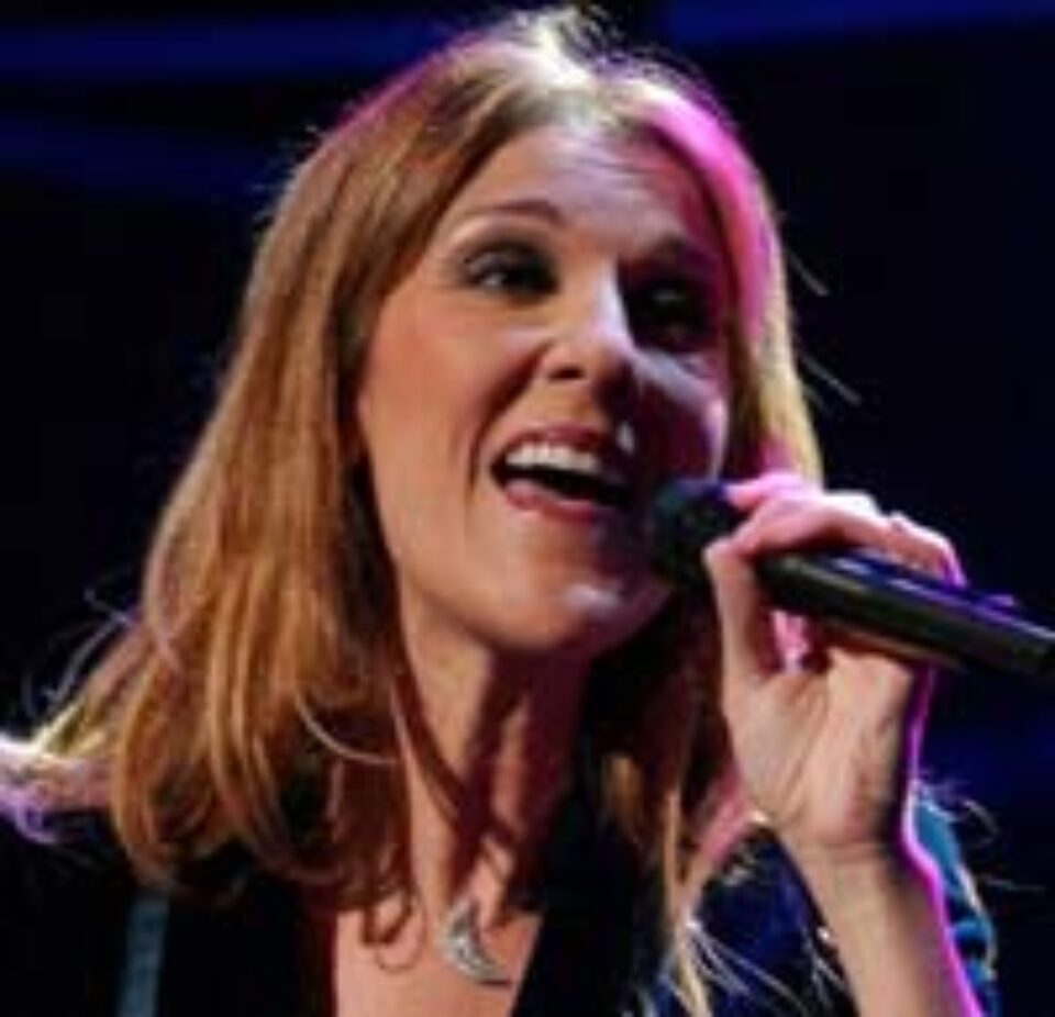 Céline Dion va avea în curând două statui de ceară