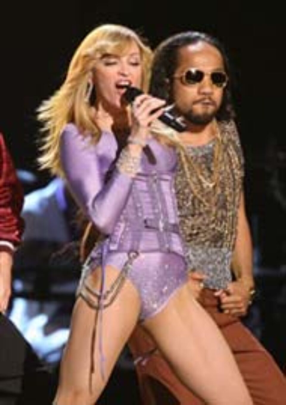 Ceremonia Grammy 2006 a fost deschisă de Madonna