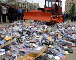 Zeci de mii de produse audio-video și software pirat au fost distruse