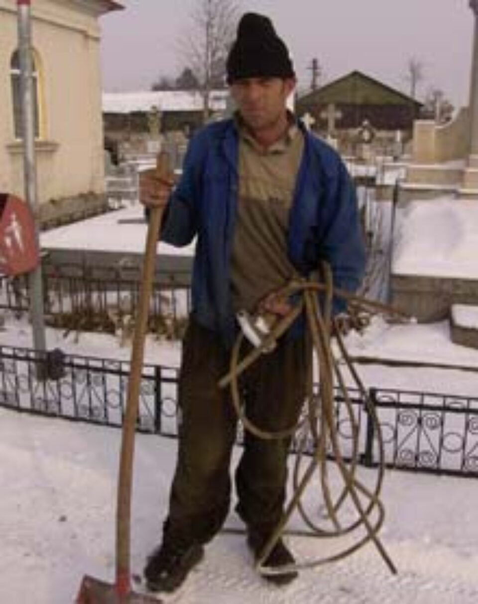 Gropi săpate cu șpițul și barosul Gropi săpate cu șpițul și barosul